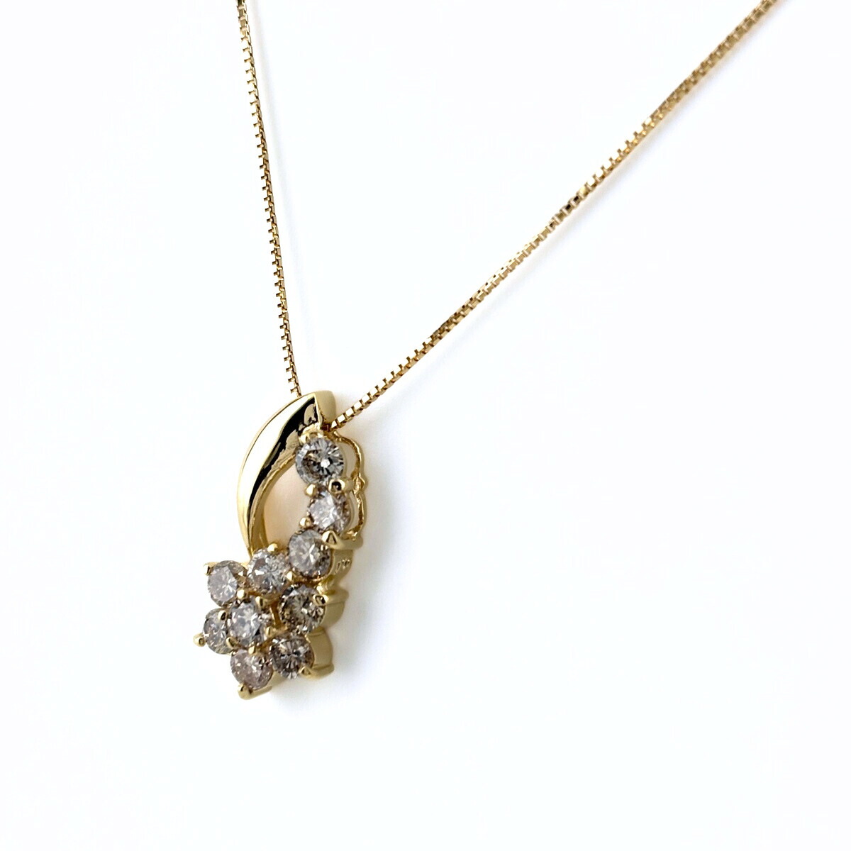 フラワーモチーフ デザインネックレス YG イエローゴールド ペンダント メレダイヤ 花 ネックレス K18 ダイヤモンド レディース 【中古】
