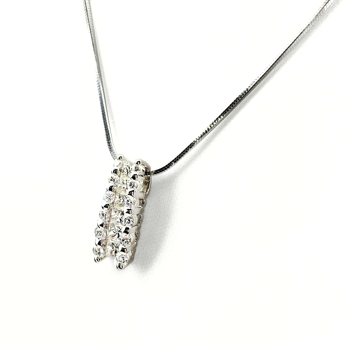 メレダイヤ デザインネックレス プラチナ ペンダント ネックレス Pt900 Pt850 ダイヤモンド レディース 【中古】