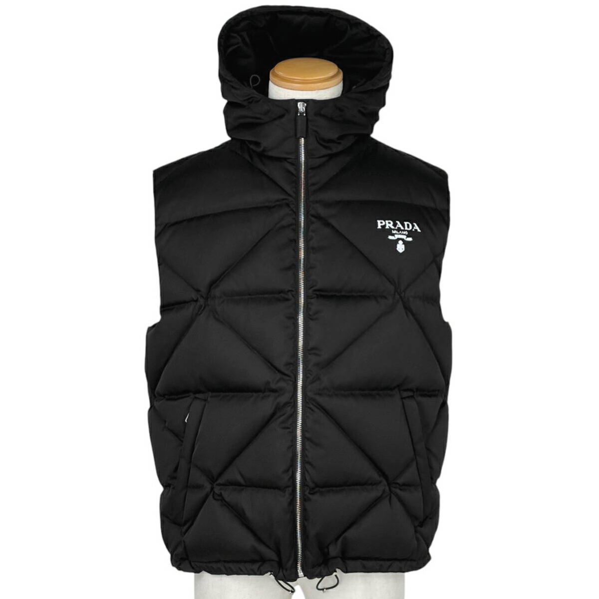 楽天市場】【極美品】PRADA プラダ ダウン ベスト RE-NYLON リナイロン