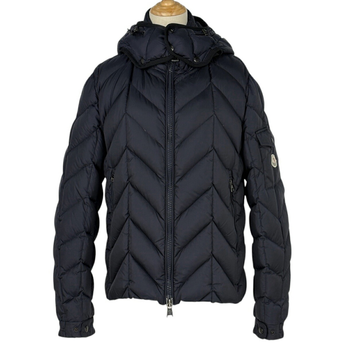 楽天市場】MONCLER モンクレール 46378 TULSAテュルサ アームロゴ