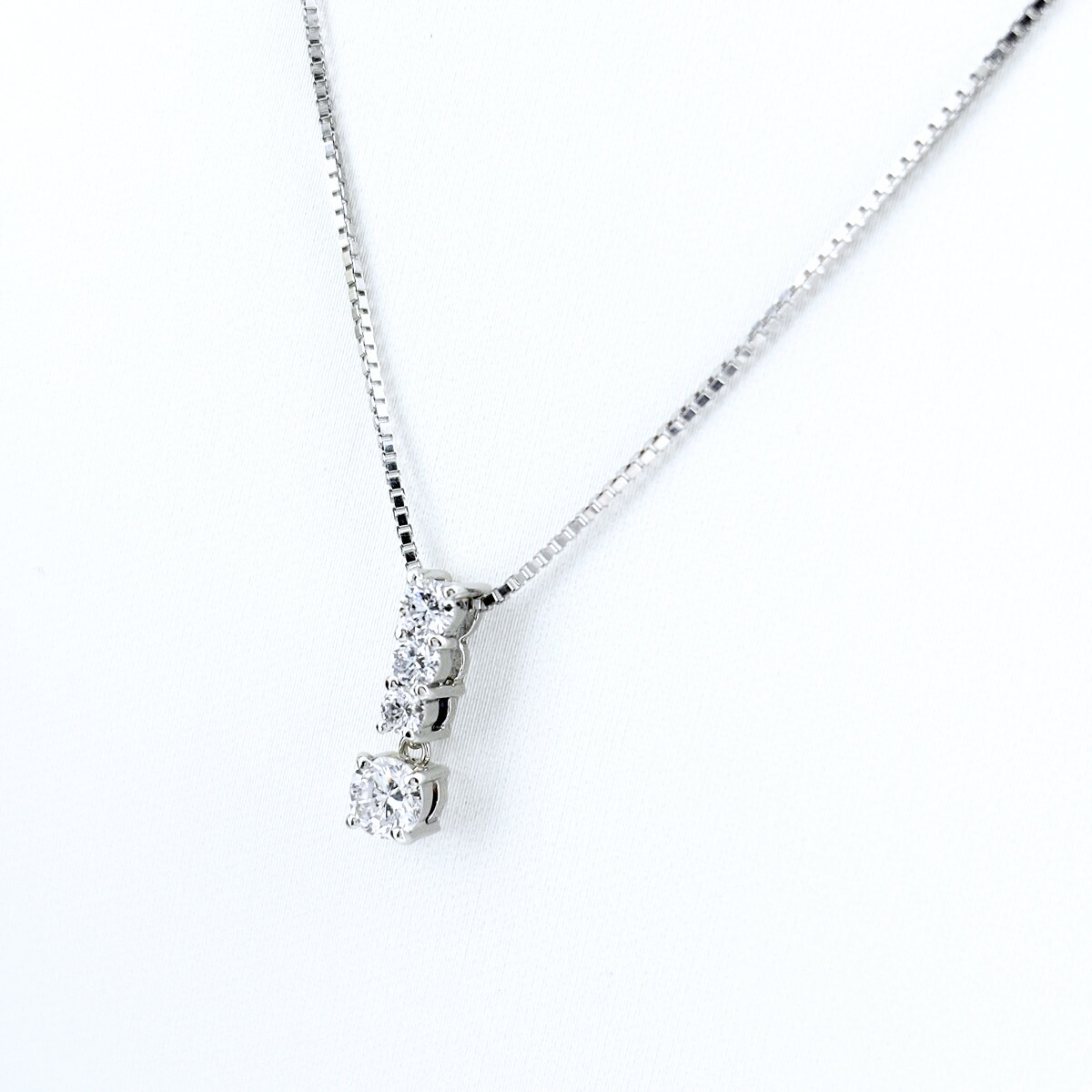 メレダイヤ デザインネックレス プラチナ ペンダント ネックレス Pt900 Pt850 ダイヤモンド レディース 【中古】