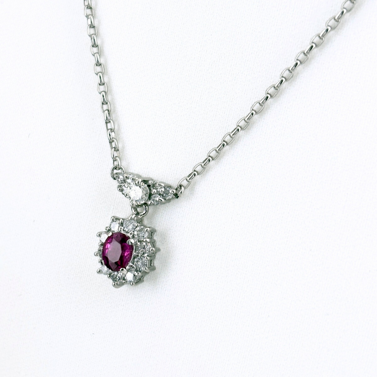 ルビー デザインネックレス プラチナ ペンダント メレダイヤ ネックレス Pt850 ルビー ダイヤモンド レディース 【中古】