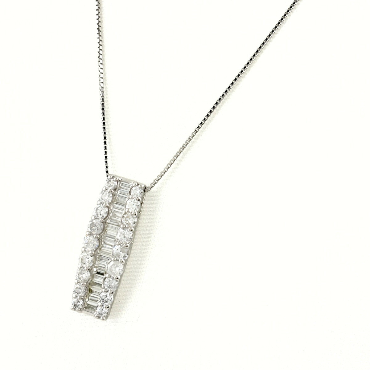 メレダイヤ デザインネックレス プラチナ ペンダント ネックレス Pt900 Pt850 ダイヤモンド レディース 【中古】 msp39｜バイセル 店 63,030円