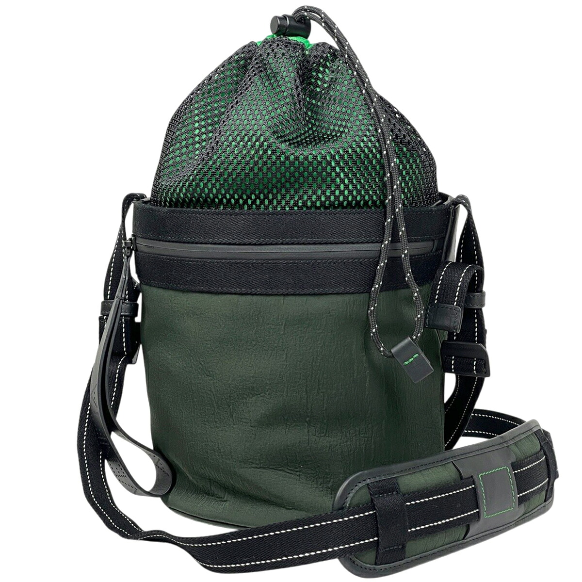 ボッテガヴェネタ BOTTEGAVENETA バケット メッセンジャーバッグ 巾着型 カーキ ナイロン グリーン ブラック 570185 レディース 【中古】 msp29｜バイセル 店