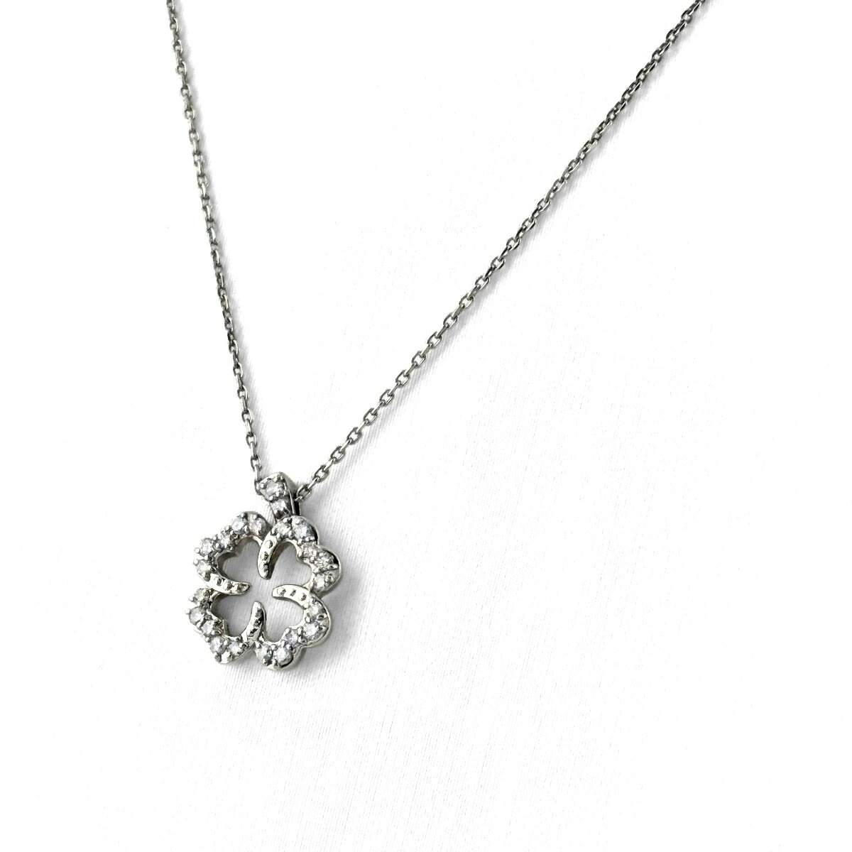 ヴァンドーム青山 VENDOME AOYAMA クローバーモチーフ ネックレス プラチナ ペンダント メレダイヤ 四つ葉 ネックレス Pt950 Pt850 ダイヤモンド レディース 【中古】 msp29｜バイセル 店