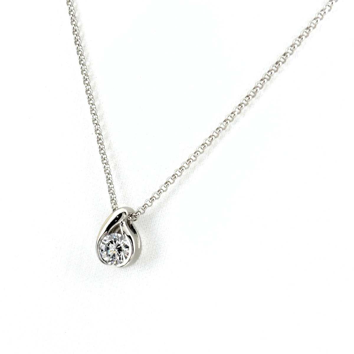 ダイヤモンド デザインネックレス プラチナ ペンダント ネックレス Pt900 Pt850 ダイヤモンド レディース 【中古】|バイセル 店