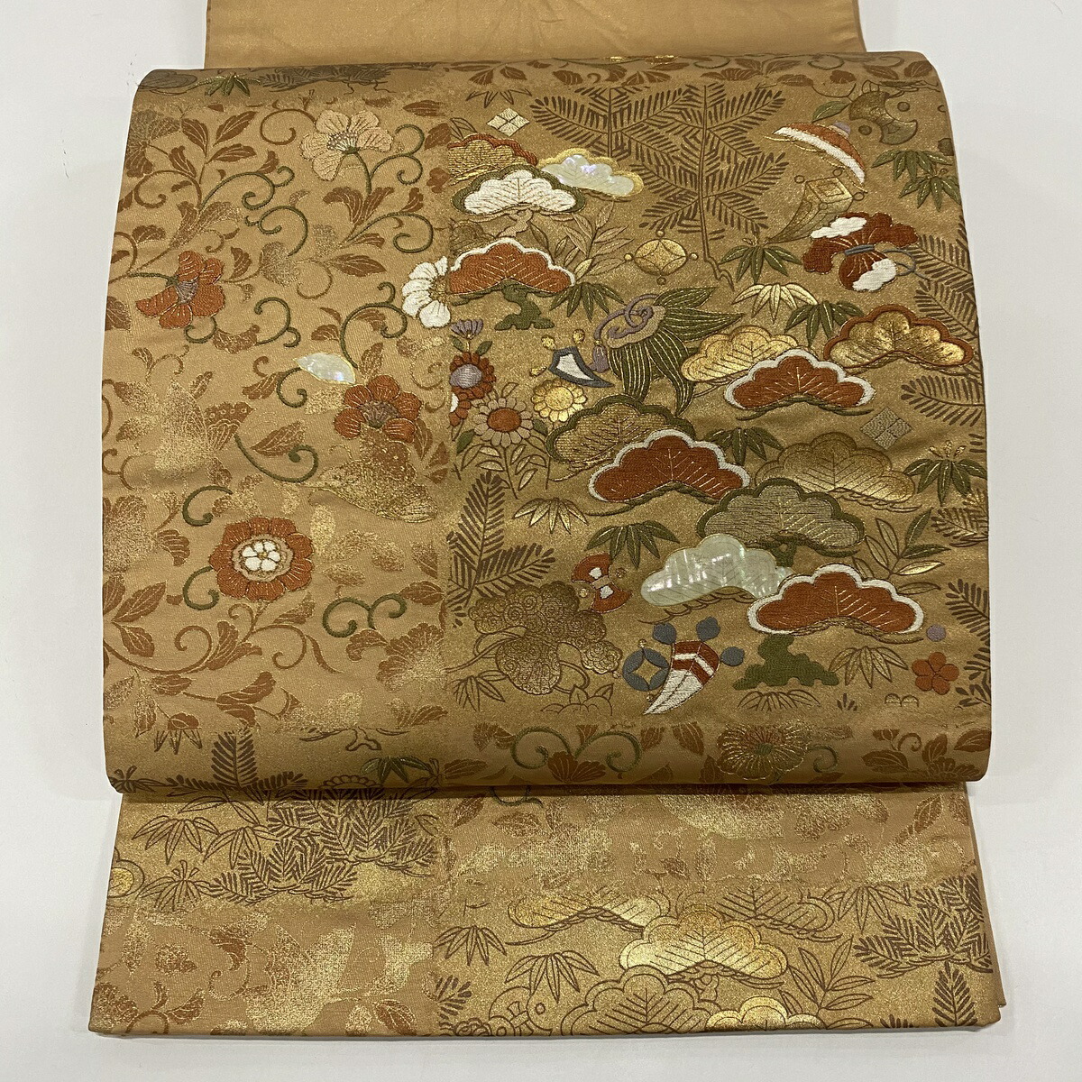 売れ筋新商品 袋帯 美品 中古 正絹 お太鼓柄 薄オレンジ 金彩 螺鈿 宝尽くし 笠松 秀品 Gomez Cr