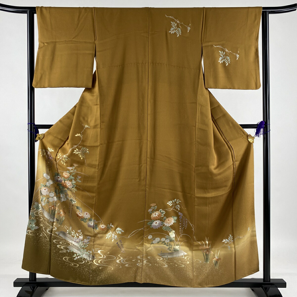 着物 身丈158cm 袷 山吹茶色 金銀彩 刺繍 流水 草花 秀品 美品 訪問着 30 Off 1 59迄 00 5 16 店内最大70 Off 5 9 裄丈63 5cm Msp30perk 中古 正絹 S 格安販売中 Webapps Iriworldwide Com