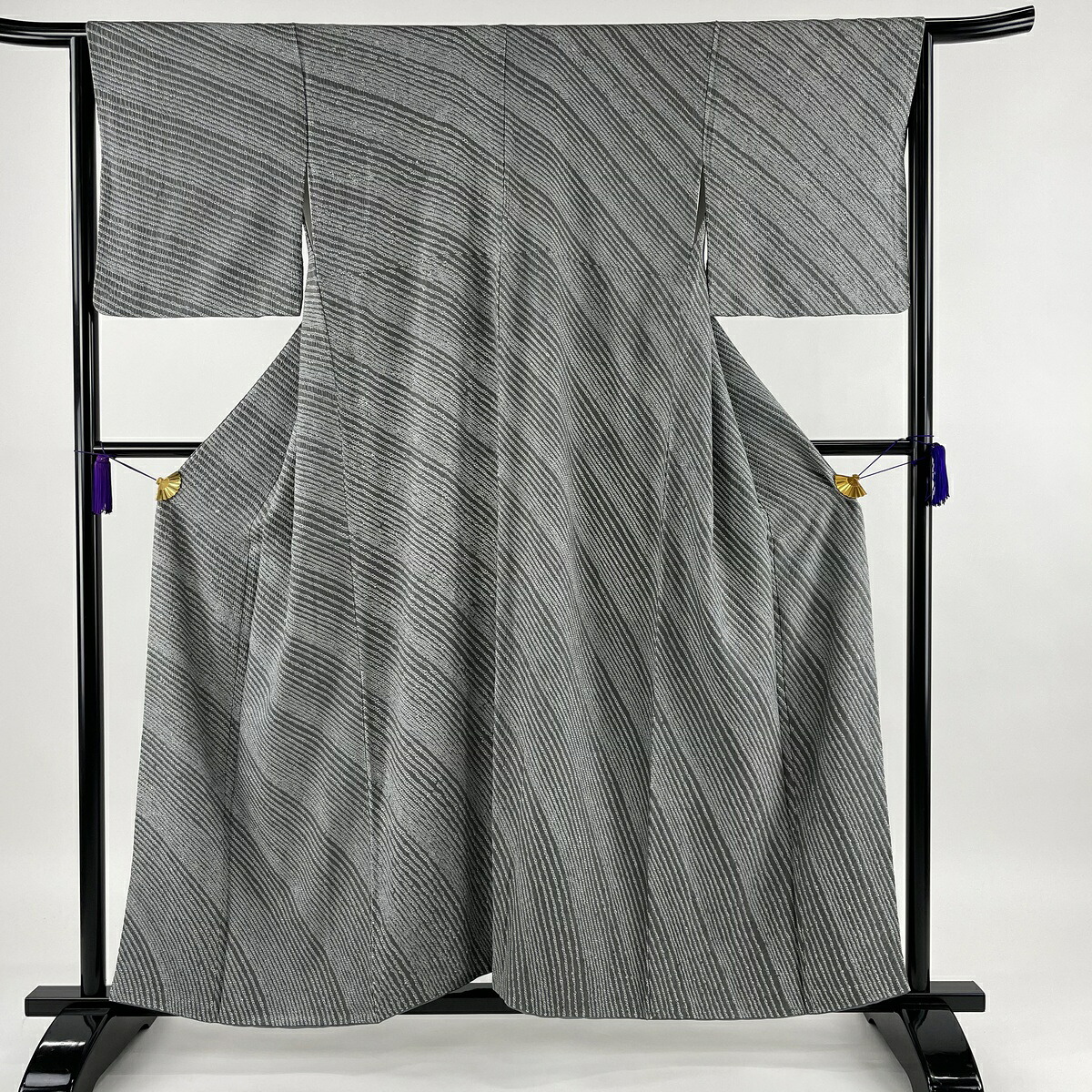 送料無料 新品 着物 秀品 美品 小紋 斜縞 中古 正絹 M 66cm 157cm 袷 灰緑 絞り Www Wbnt Com