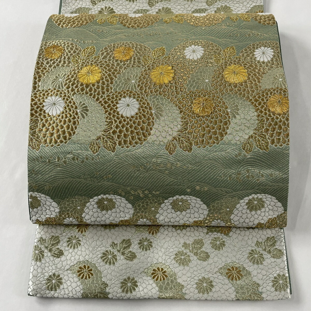 袋帯 美品 マスターピース 署名あり じゅらくおあし繭 キク 波動 金糸 金彩 薄緑 お膜鳴楽器手持ち部分 正絹 中古 序列づけるs 帯 再利用 送料無料 ゴールデン週間 御母の昼間 ファブリックの日 手みやげ 配り物 引出物 降誕日 上書日 嫁するブライダル ブライダル