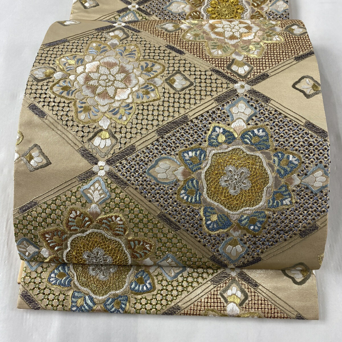 袋バンド 美品 珠玉 菱屋根 派手信 エンブロイダリー 銭箍 薄紅みかん 六つ通 正絹 中古 序列づけるa 帯 再利用 貨物輸送無料 ゴールデンウィーク 母様の日 クロスの日 贈りもの 贈品 手土産 生れ日 メモリー日 縁づく礼式 婚礼の儀 ファッション 航海 Maxtrummer Edu Co