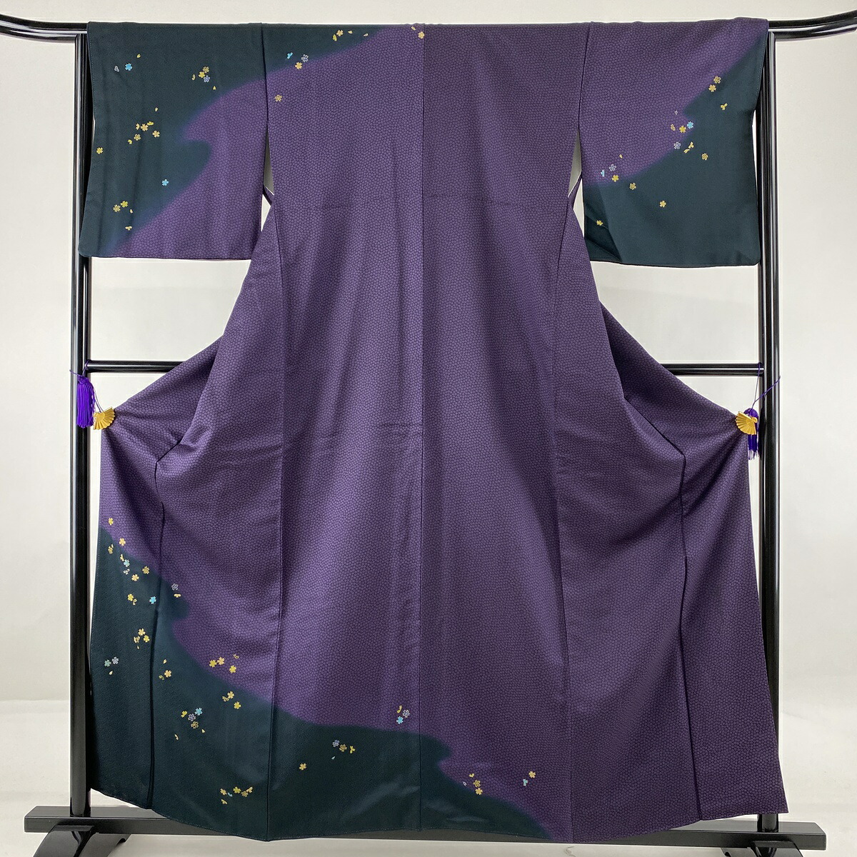 来訪来着 美品 秀品 斉藤三才 ローゼ 小ささ花尽くし 金彩 染め分け 紫 袷 162cm 64cm M 正絹 中古 品位a ウエア 再利用 送料無料 ゴールデン週間 垂乳女の日づけ 布切の日 引き出物 配物 供 誕生日 上書日 ウエディング聖祭 結婚 ファッション 航海