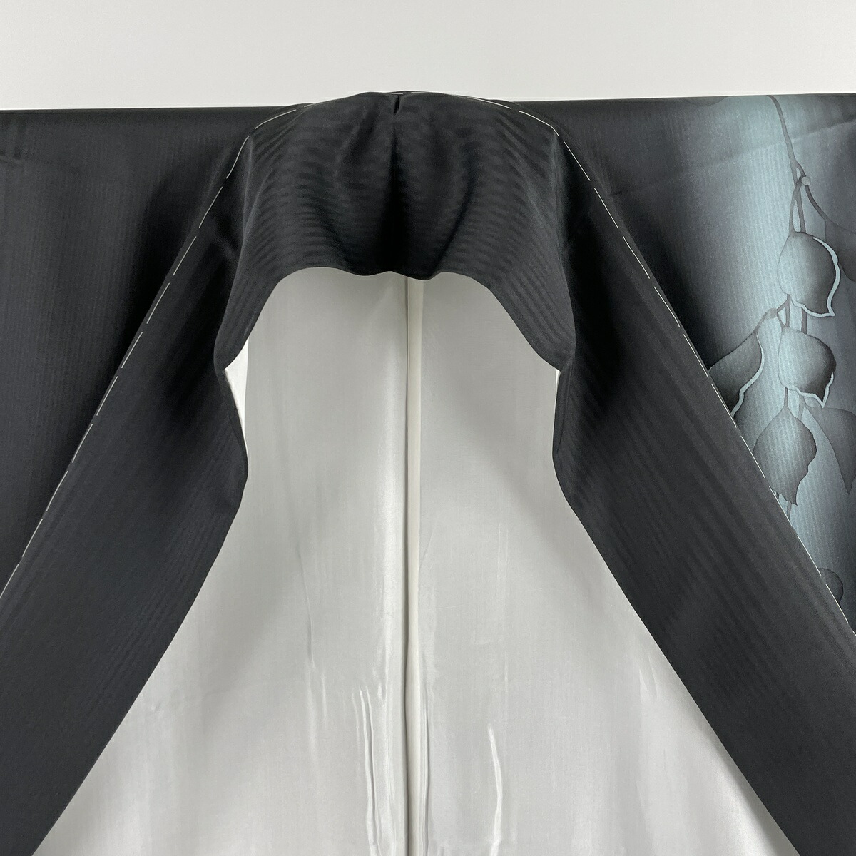 付下げ 美品 名品 かっこいい 葉柄 染め分け 墨色 袷 身丈164 5cm 裄丈69cm L 正絹 中古 Rvcconst Com 付下げ 美品 名品 かっこいい 葉柄 染め分け 墨色 袷 身丈164 5cm 裄丈69cm L 正絹 中古 Rvcconst Com
