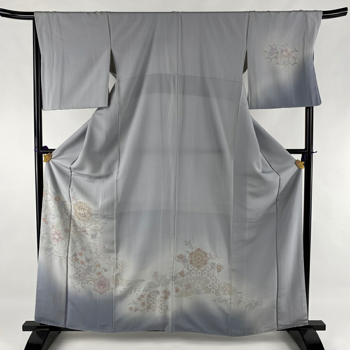 顔出到着 出群値打ち 花テキスト 草花 汕頭エンブロイダリー 薄墨色 袷 164cm 67 5cm L 正絹 中古 Earthkitchen Ph