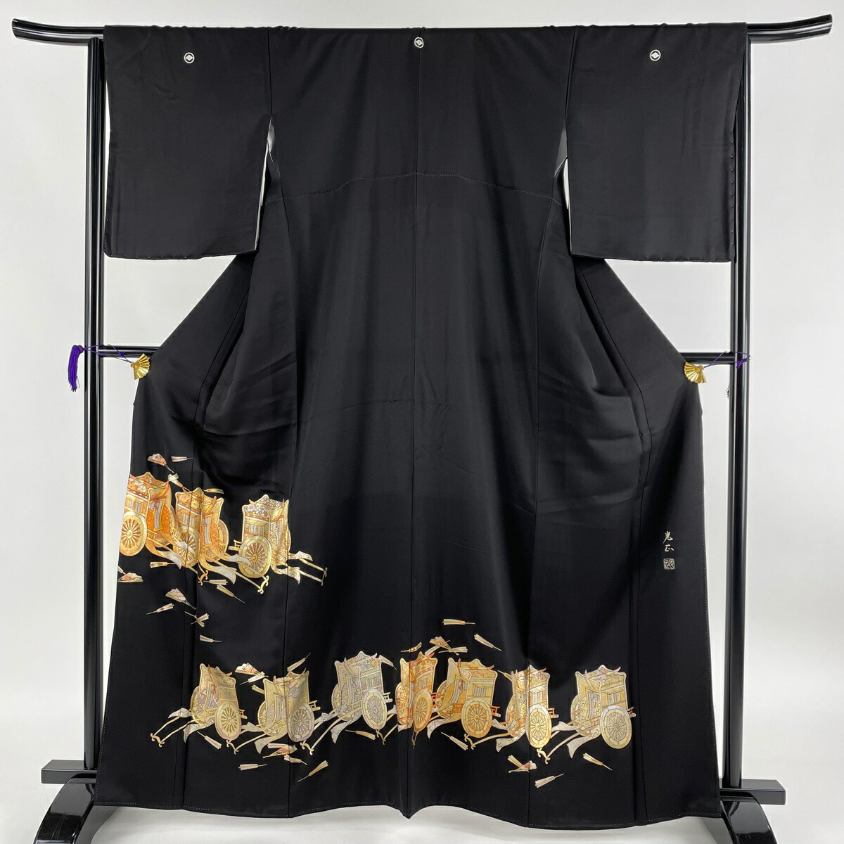 黒留袖 美品 秀品 落款あり 御所車 扇子 金彩 黒 袷 164 5cm 65cm M 正絹 中古 Ice Org Br 黒留袖 美品 秀品 落款あり 御所車 扇子 金彩 黒 袷 164 5cm 65cm M 正絹 中古 Ice Org Br
