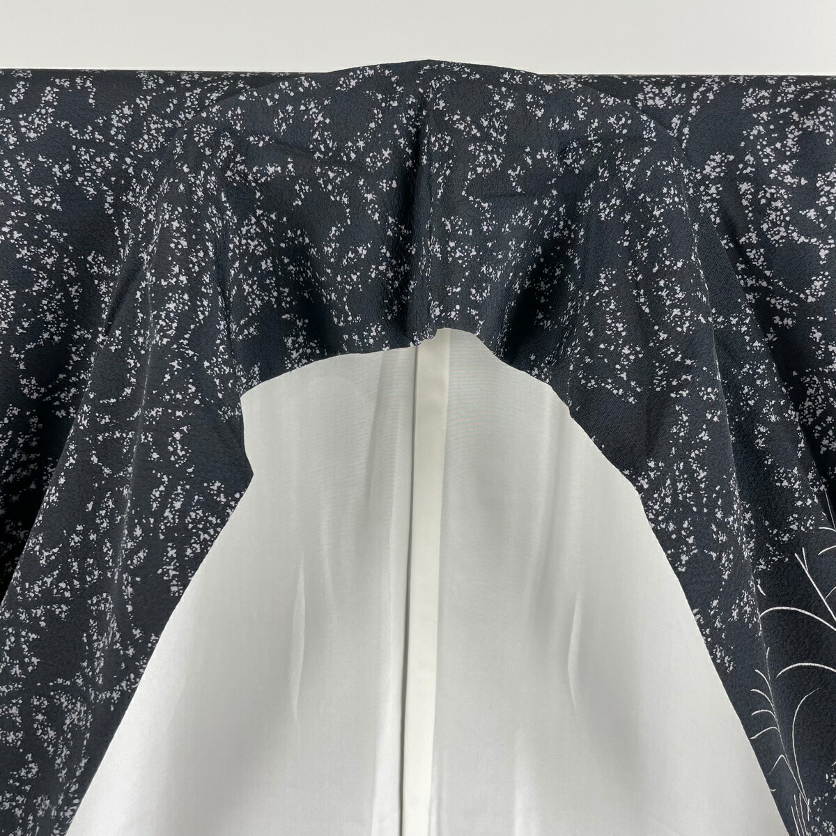 訪問着 美品 名品 落款あり 田島輝久 ススキ シルエット 濃紺 袷 身丈161 5cm 裄丈66cm M 正絹 中古 Ekushe News24 Com 訪問着 美品 名品 落款あり 田島輝久 ススキ シルエット 濃紺 袷 身丈161 5cm 裄丈66cm M 正絹 中古 Ekushe News24 Com