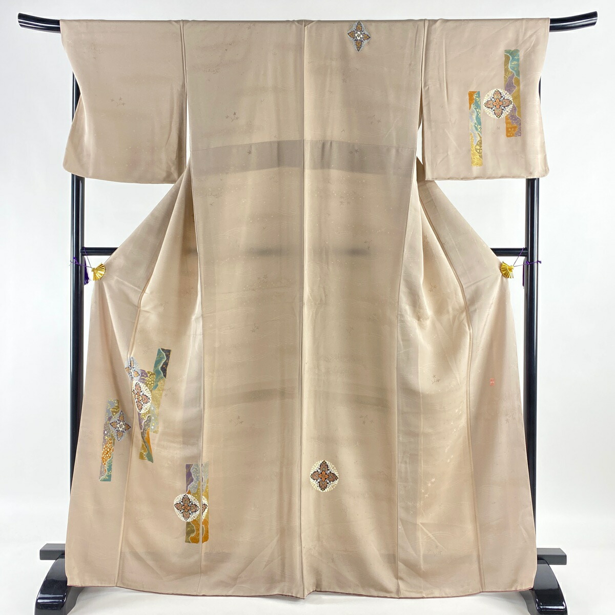 付下げ 名品 落款あり やまと謹製 短冊 華文 金糸 金銀彩 薄茶色 袷 身丈167cm 裄丈69 5cm L 正絹 中古 Fitzfishponds Com
