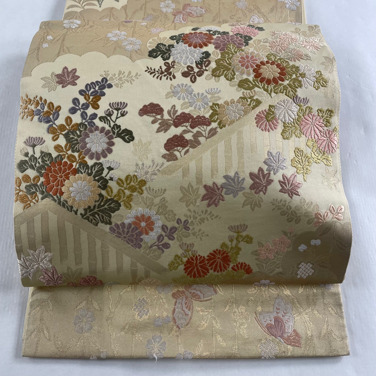 袋帯 美品 秀品 瑞鳥春秋花文 草花 蝶 箔 唐織 ベージュ 六通 正絹 中古 Fitzfishponds Com