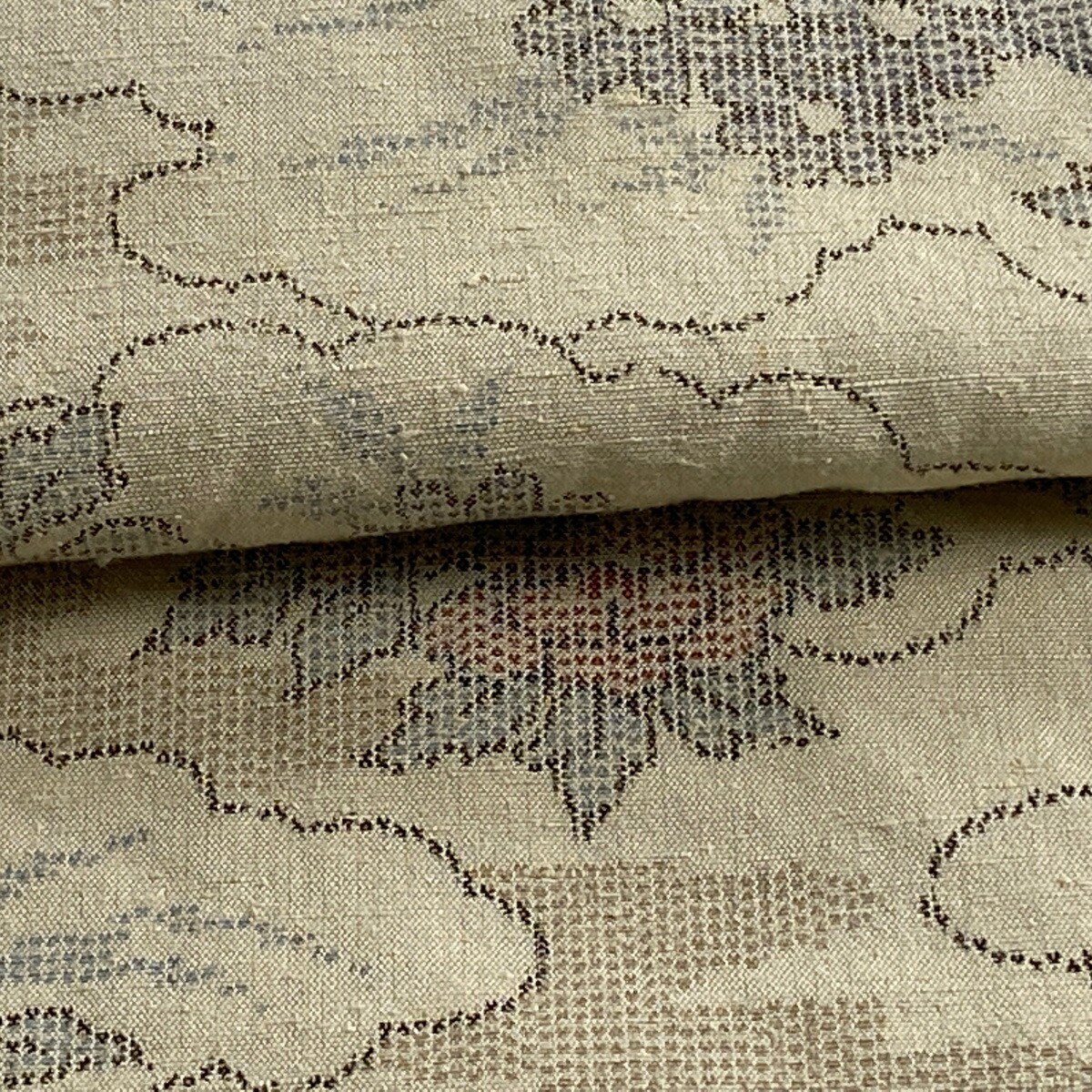 反物秀品結城紬証紙雲文草花ベージュ正絹【中古】
