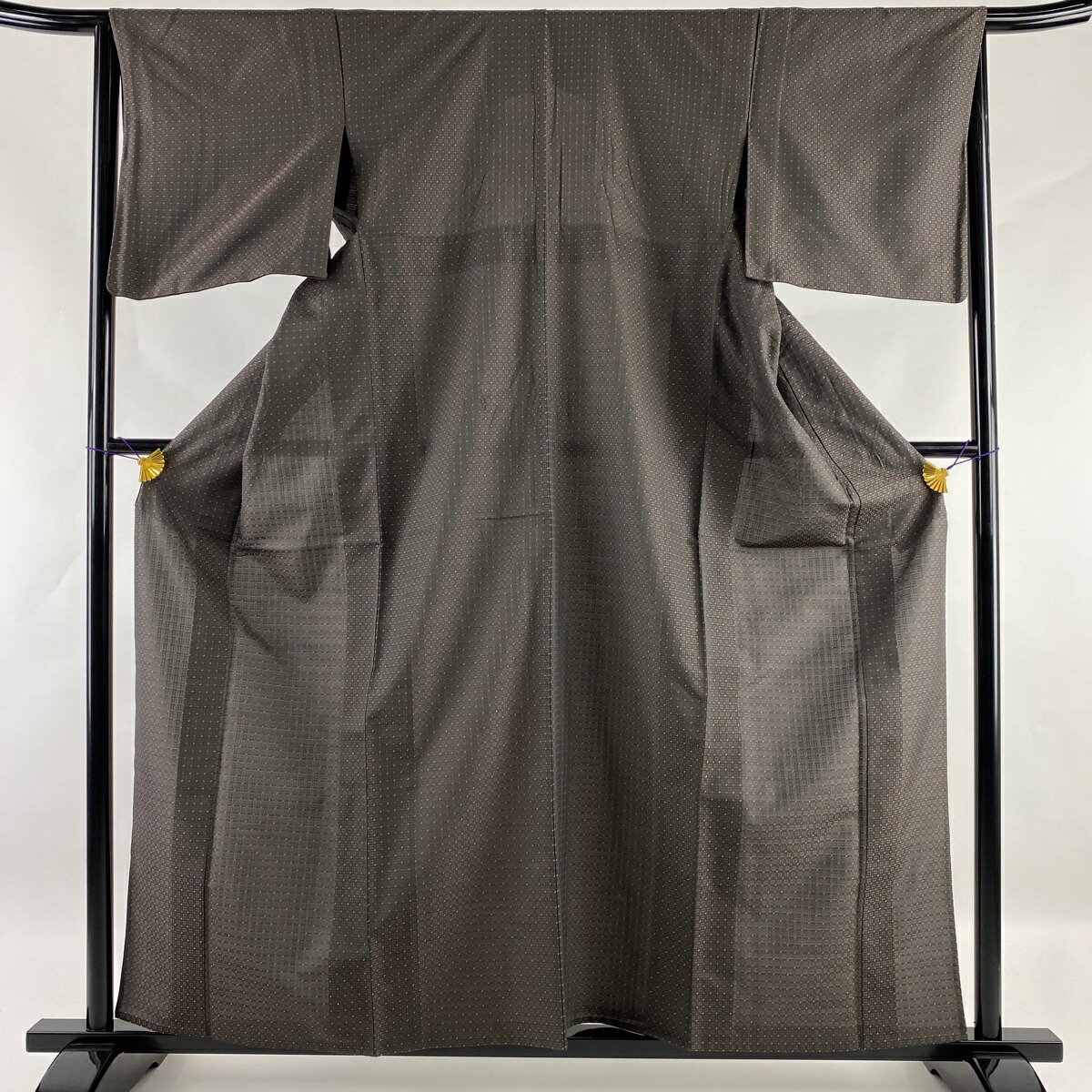 お召 美品 逸品 格子 幾何学模様 焦茶色 単衣 身丈159.5cm 裄丈65.5cm M 正絹