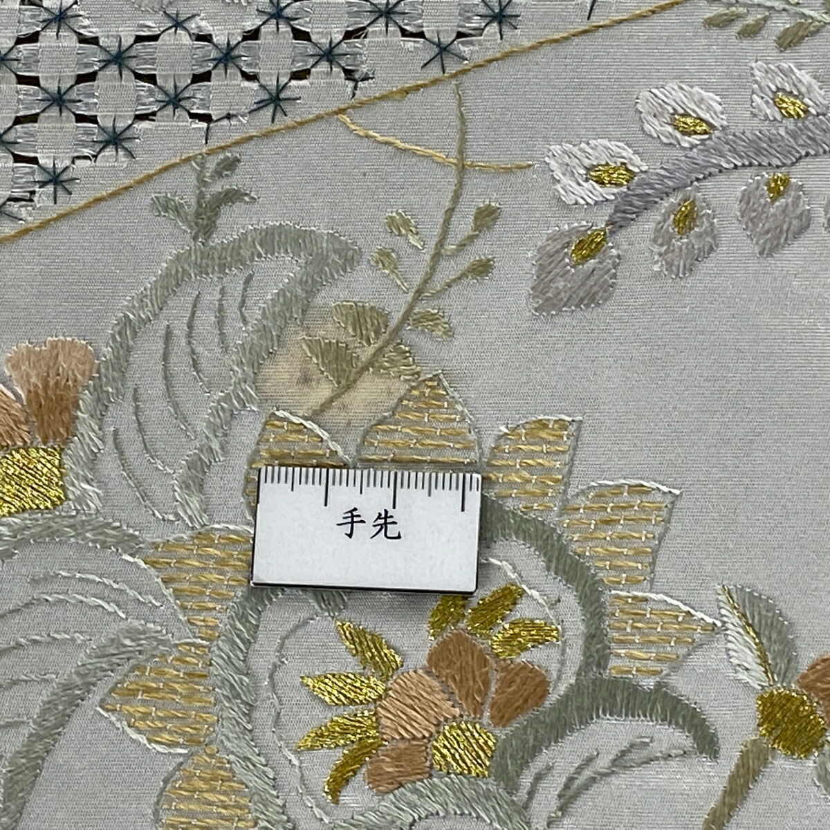 六通】花刺繍 金糸銀糸-