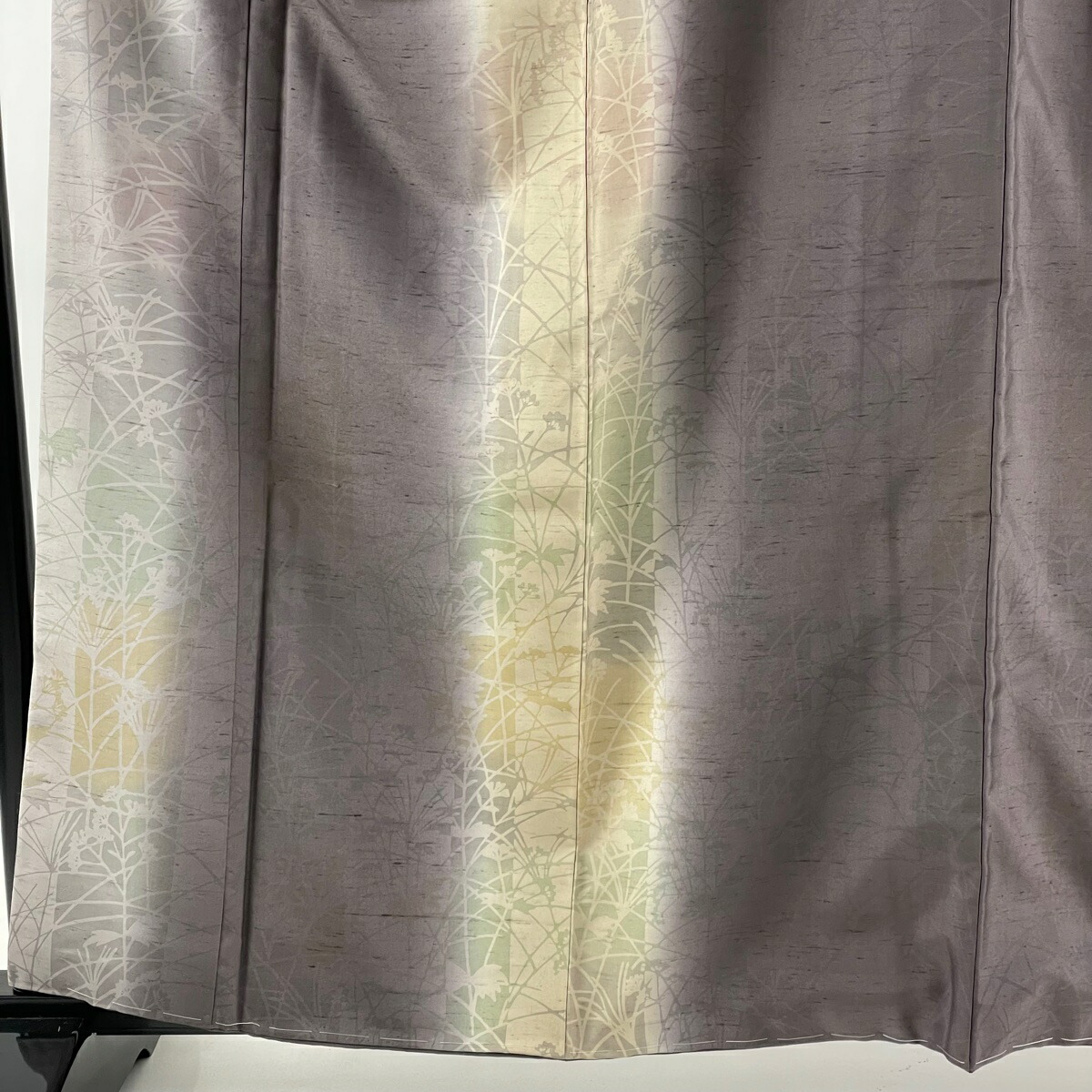 付下げ 美品 逸品 落款あり 証紙あり 牛首紬 縦縞 草花 ぼかし 灰紫 袷 ...
