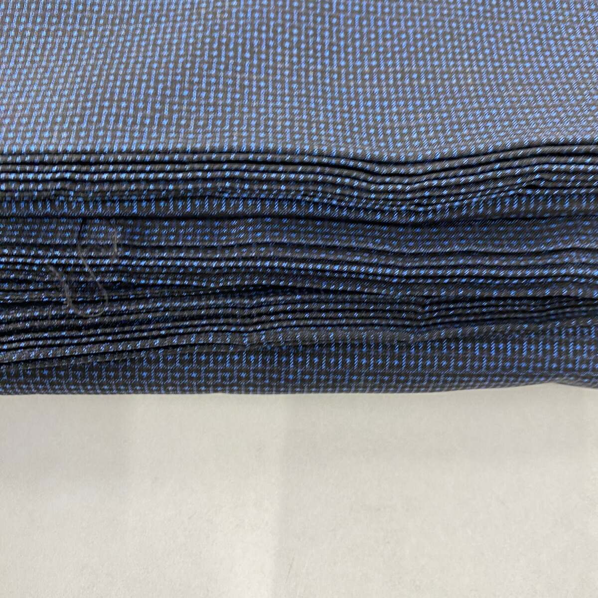 反物 秀品 大島紬 紺色 証紙有 幾何学 正絹 和服 | kimhurvitzmd.com