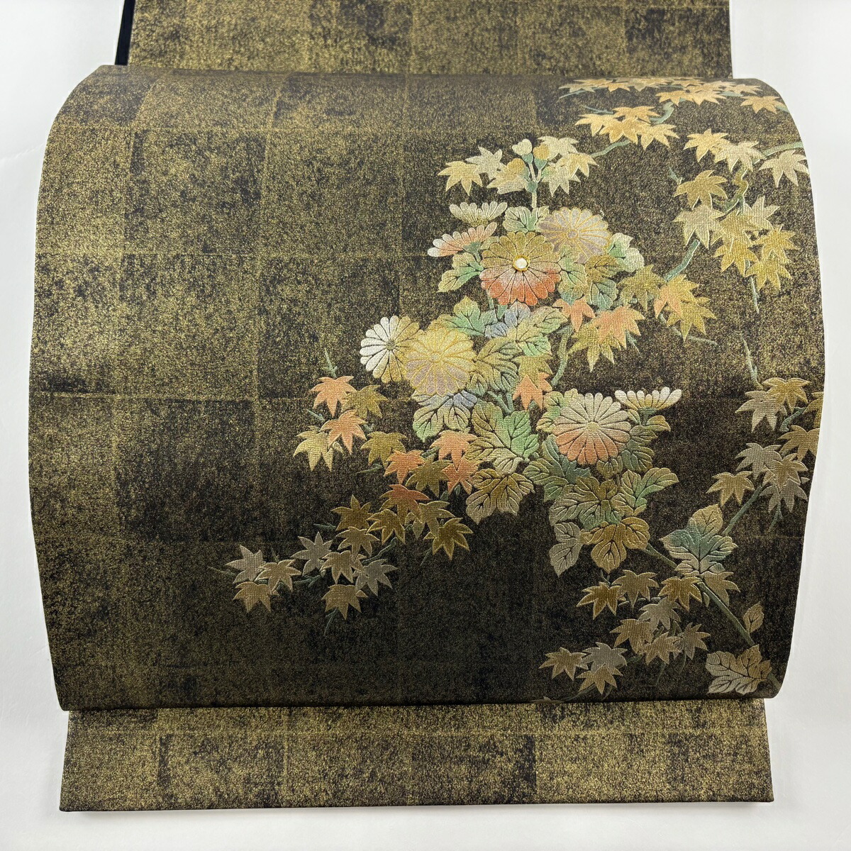 袋帯 唐織 引箔 花柄に蝶々 素敵なデザイン お太鼓柄 正絹 T-4856 袋帯 美品 名品 じゅらく 落款 帝王紫 花鳥 蜀江華文 唐織 箔 黒