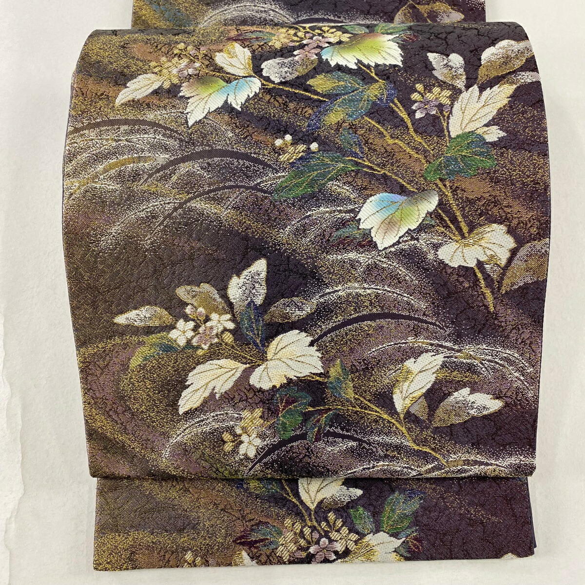 袋帯 美品 名品 草花 箔 ラメ箔 黒灰 六通 正絹 中古 袋帯 秀品 草花 幾何学模様 箔 黒 六通 正絹 中古 袋帯 美品