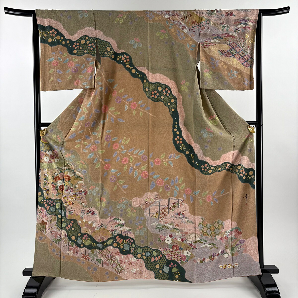 【在庫一掃】 訪問着 身丈163.5cm 裄丈64.5cm M 袷 松井青々 落款あり 鴛鴦 菊 刺繍 金彩 薄オレンジ 正絹 逸品 【中古】