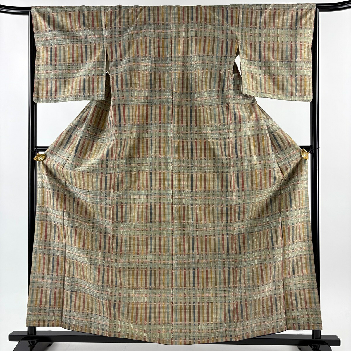 紬 身丈160cm 裄丈65.5cm M 袷 縞 幾何学模様 灰茶 正絹 秀品 【中古】