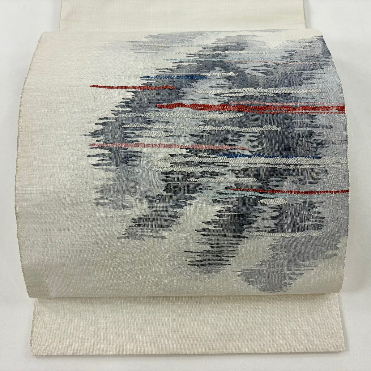 袋帯 名品 落款あり 霞 ラメ糸 灰白 お太鼓柄 正絹 【中古】