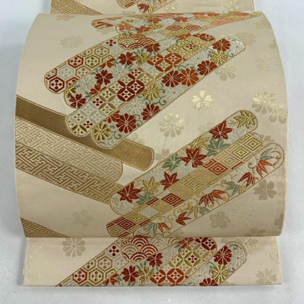 袋帯 名品 落款あり 本家加納 花唐草 有速 金糸 唐織 ベージュ 六通 正絹 【中古】