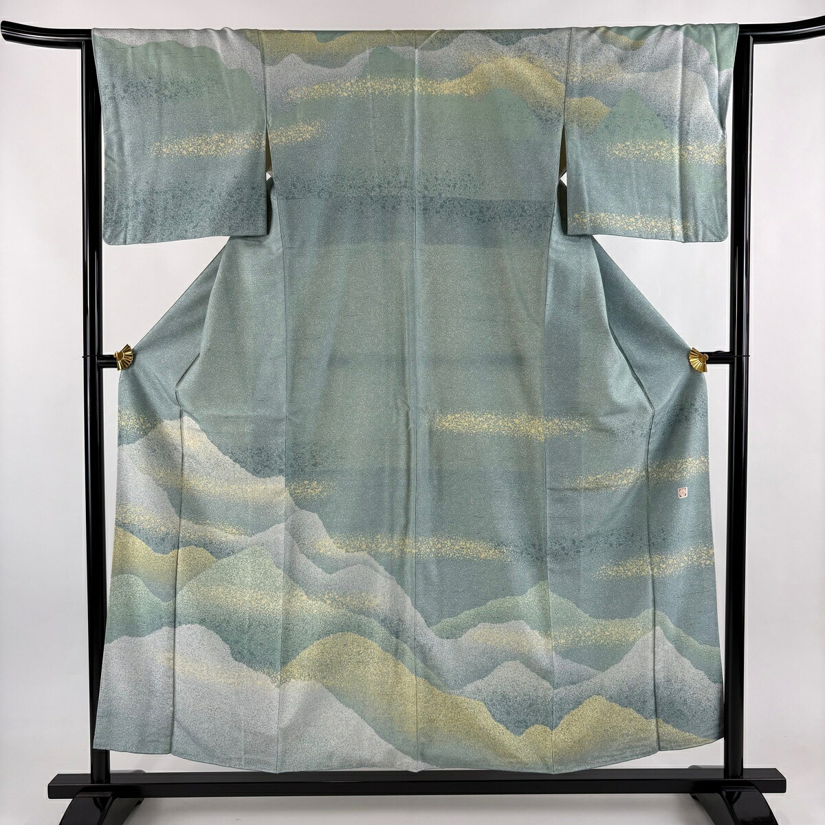 【最終価格】 訪問着 身丈154.5cm 裄丈64cm M 袷 牛首紬地 落款あり 証紙あり 山並み 薄緑 正絹 逸品 【中古】 msp70