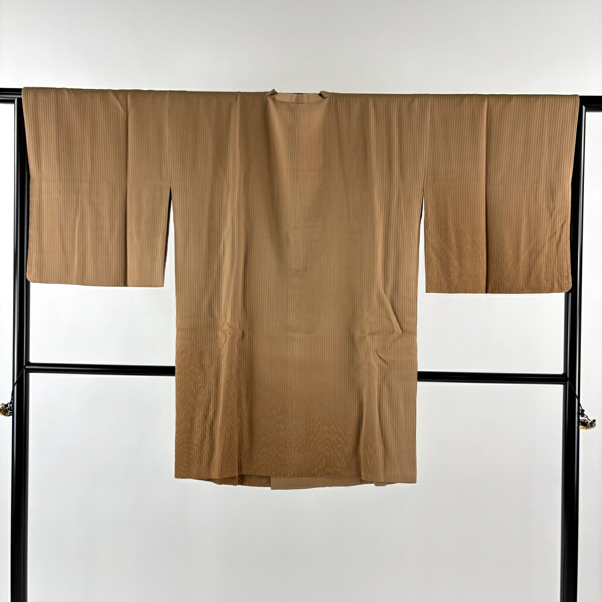 道行 身丈92cm 裄丈67cm M 和装コート 角衿 木目 縦縞 薄茶色 正絹 秀品 【中古】