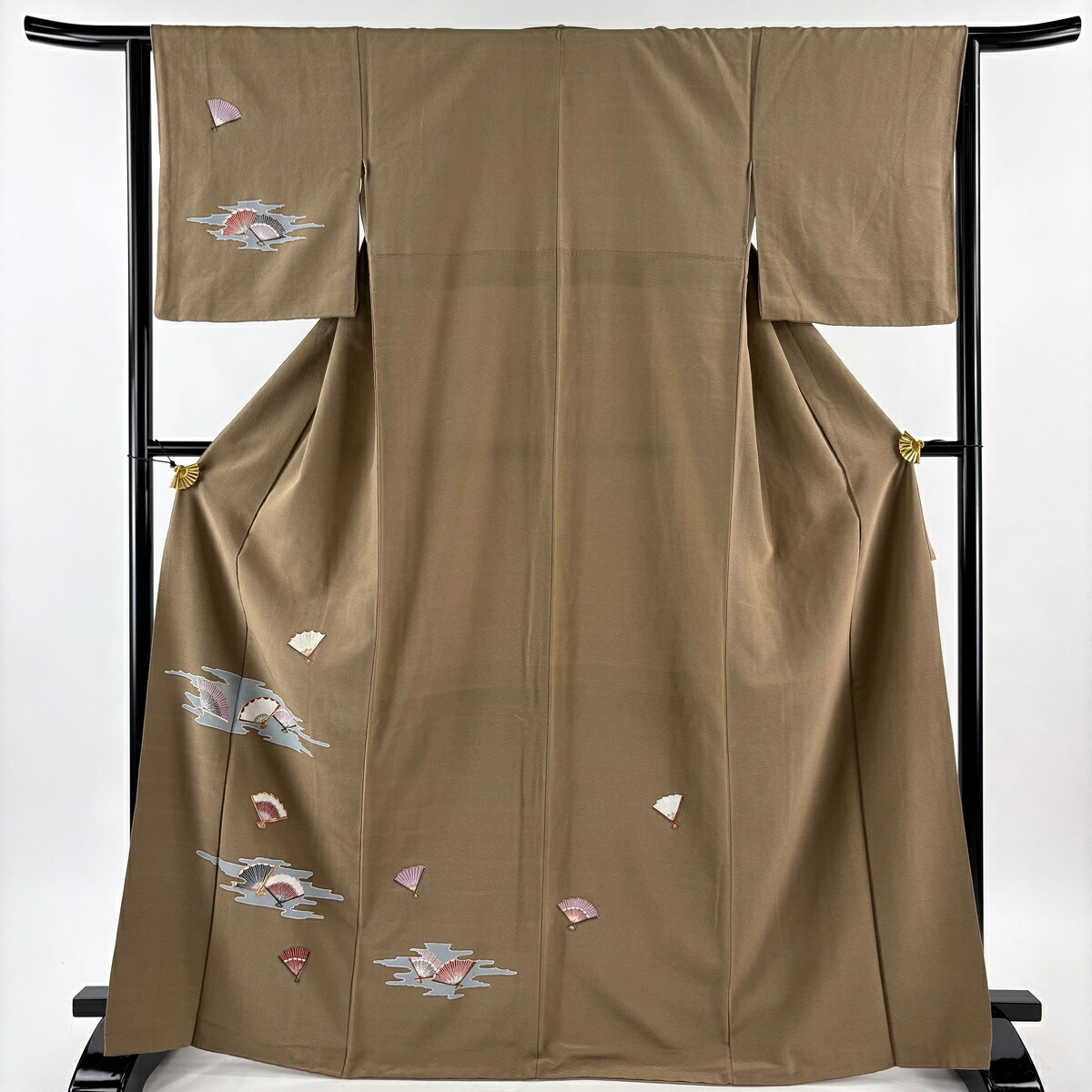 付下げ 身丈168cm 裄丈64cm M 袷 扇 霞 金糸 金彩 茶色 正絹 秀品 【中古】