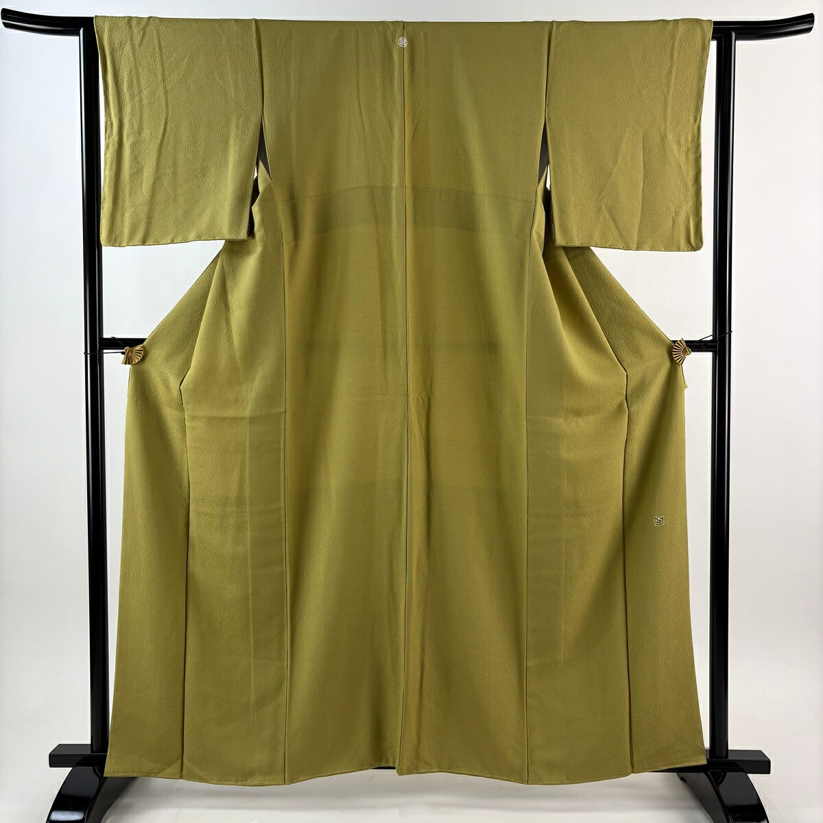 【美品】 色無地 身丈160.5cm 裄丈62.5cm S 袷 百貫 鶯色 正絹 秀品 一つ紋 【中古】
