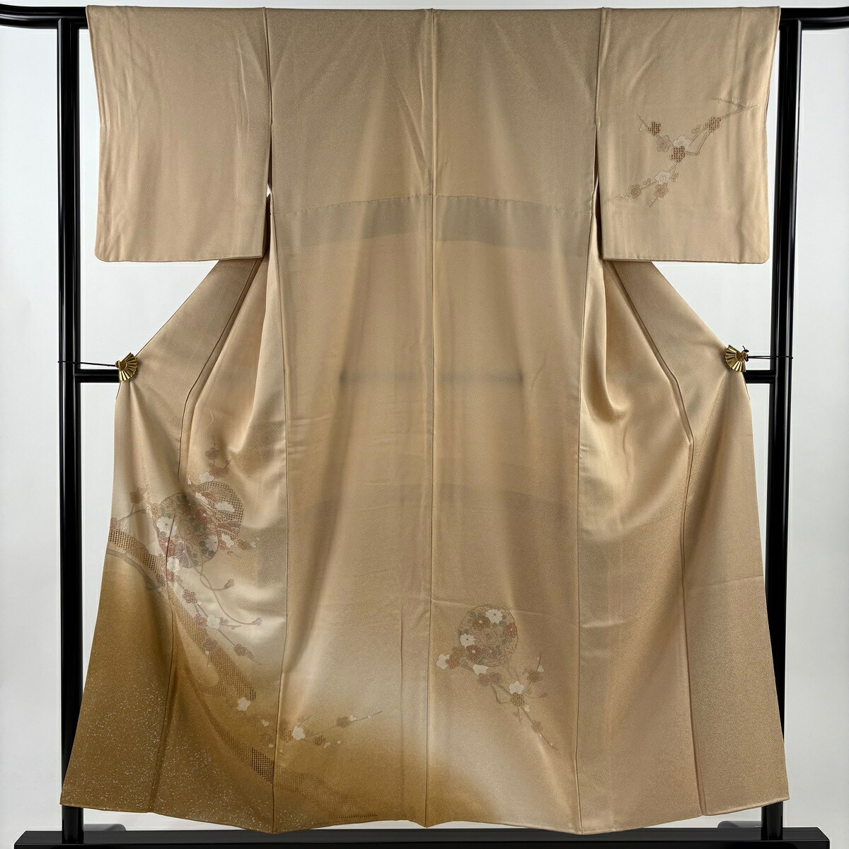 訪問着 身丈154cm 裄丈62.5cm S 袷 鏡裏文 枝梅 刺繍 金銀彩 ベージュ 正絹 秀品 【中古】