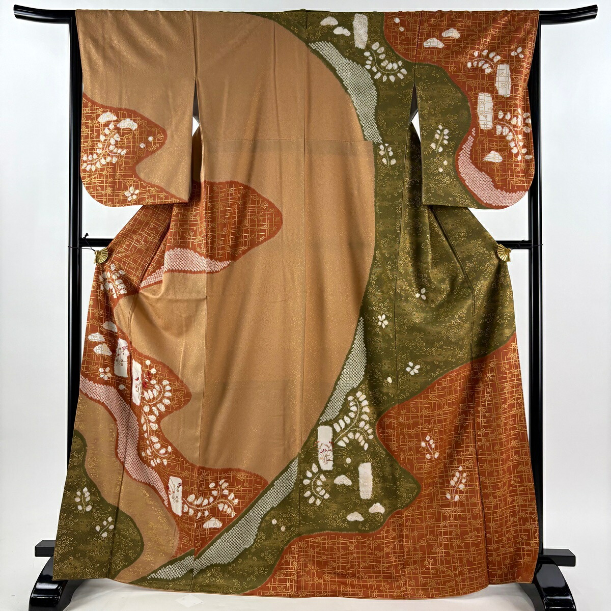訪問着 身丈169cm 裄丈65cm M 袷 草花 霞 刺繍 金彩 薄茶色 正絹 秀品 【中古】