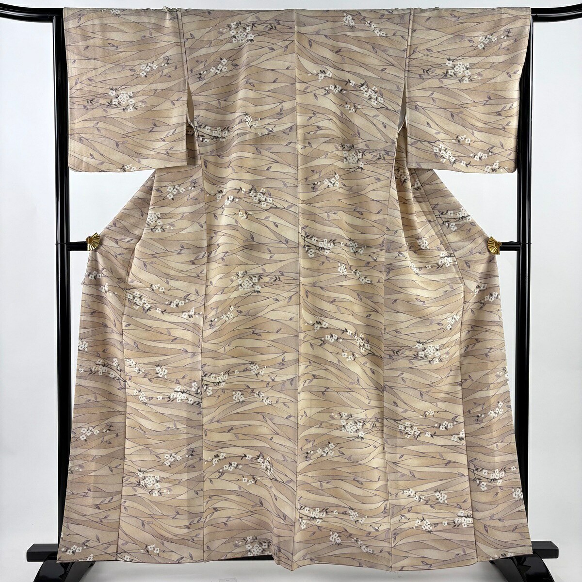 小紋 身丈160.5cm 裄丈66cm M 袷 桜 幾何学模様 ぼかし ベージュ 正絹 秀品 【中古】