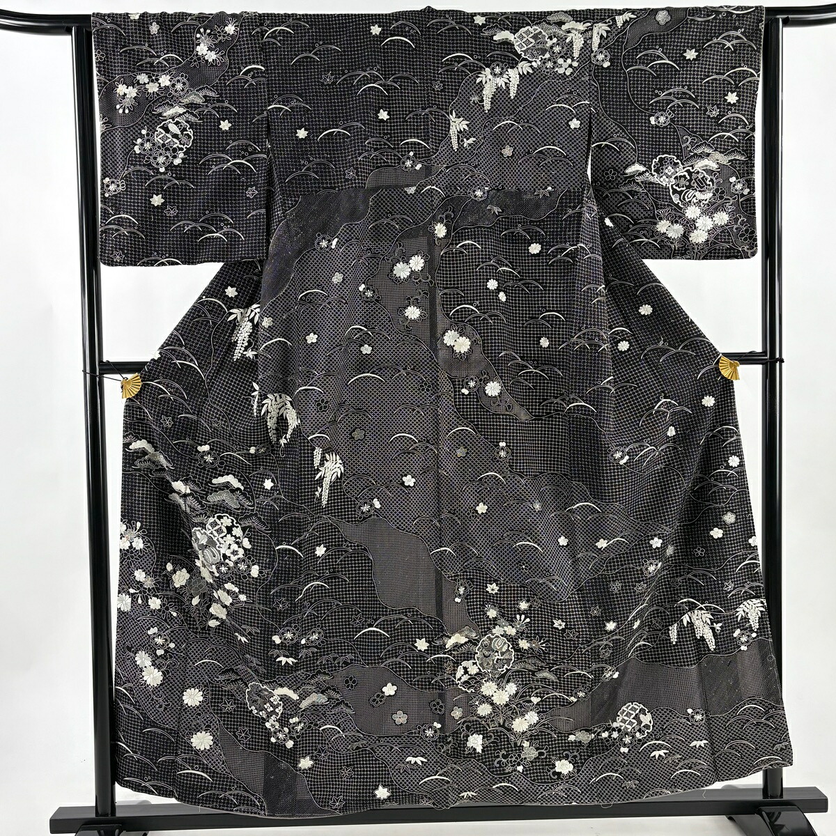 訪問着 身丈156cm 裄丈63cm S 袷 雪輪 松竹梅 刺繍 黒 正絹 逸品 【中古】