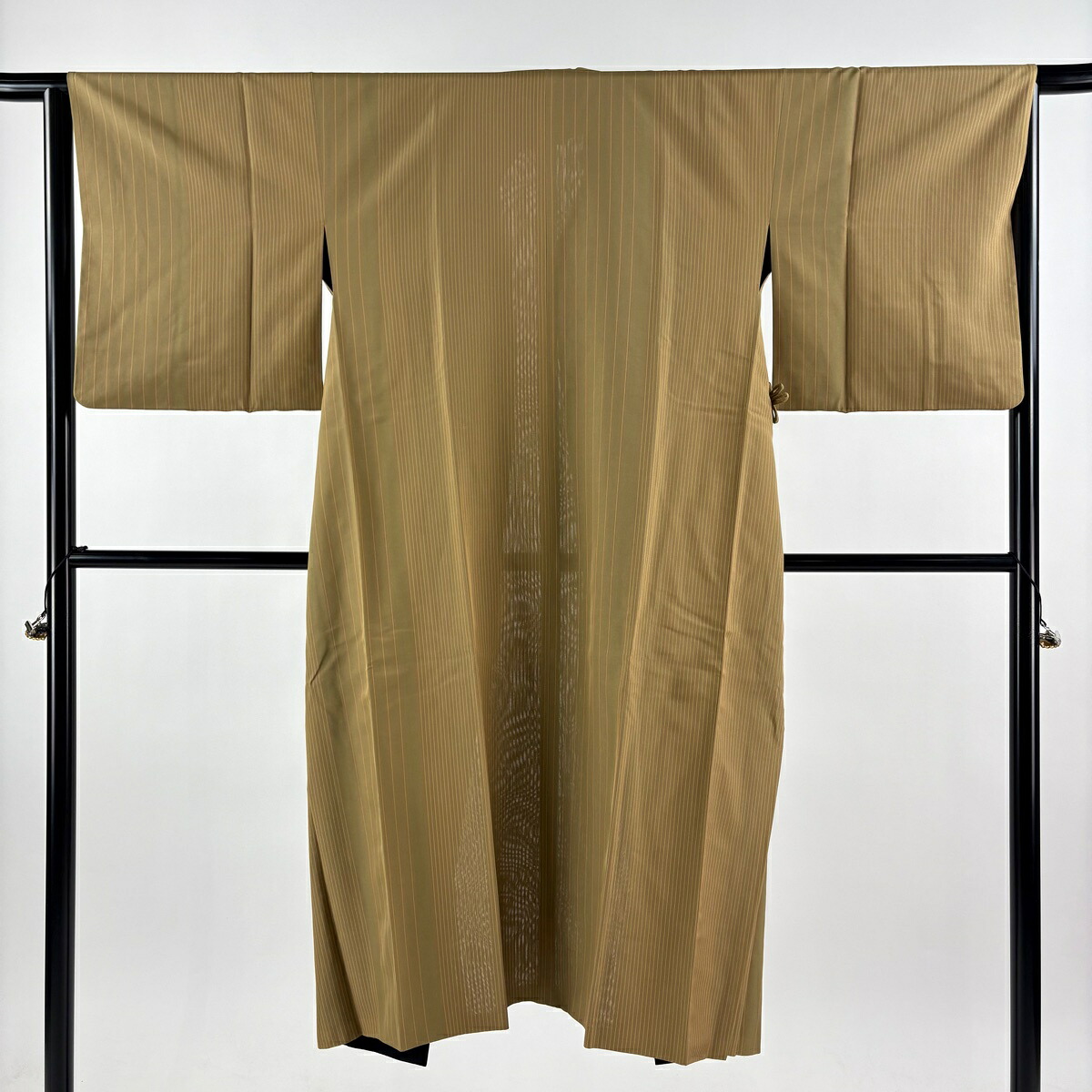 【美品】 道中着 身丈130.5cm 裄丈63.5cm S 和装コート リバーシブル 縦縞 黄土色 正絹 逸品 【中古】