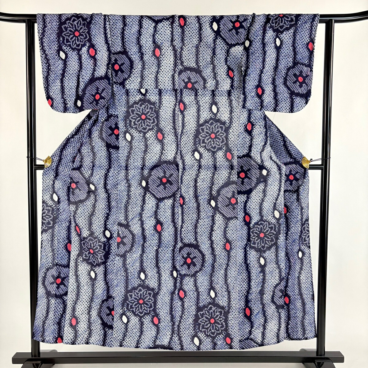 浴衣 身丈155cm 裄丈63.5cm S 絞り浴衣 花 幾何学模様 紺色 綿 名品 【中古】 msp50