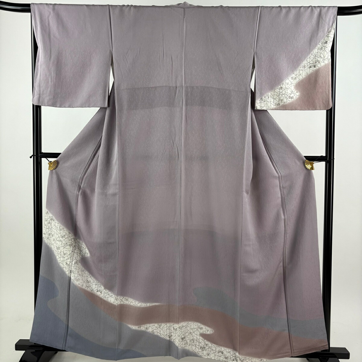 付下げ 身丈160.5cm 裄丈65.5cm M 袷 若松 霞 ぼかし 灰紫 正絹 秀品 【中古】