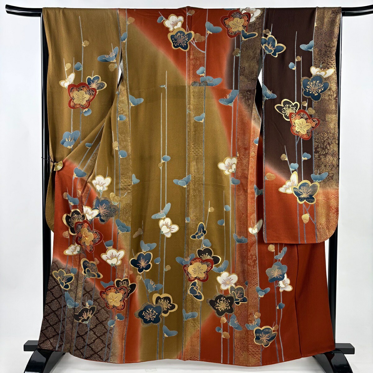 振袖 身丈163.5cm 裄丈65cm M 袷 枝梅 松皮菱 金糸 金彩 黄土色 正絹 秀品 【中古】