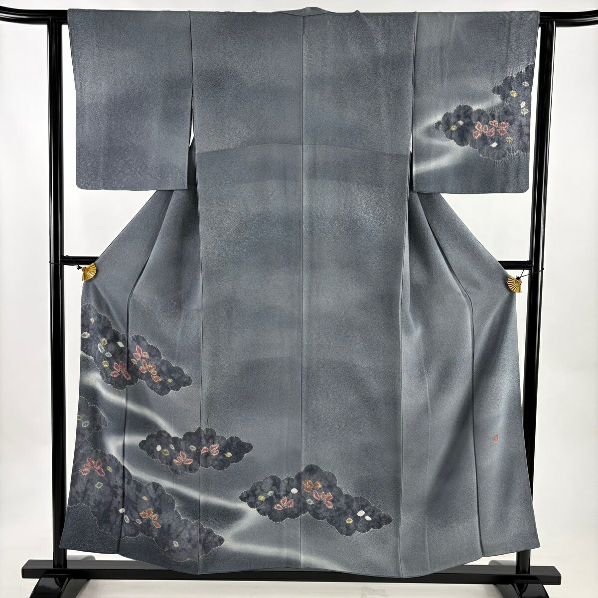 【美品】 訪問着 身丈156cm 裄丈62cm S 袷 落款あり 草花 雲文 ぼかし 灰色 正絹 秀品 【中古】