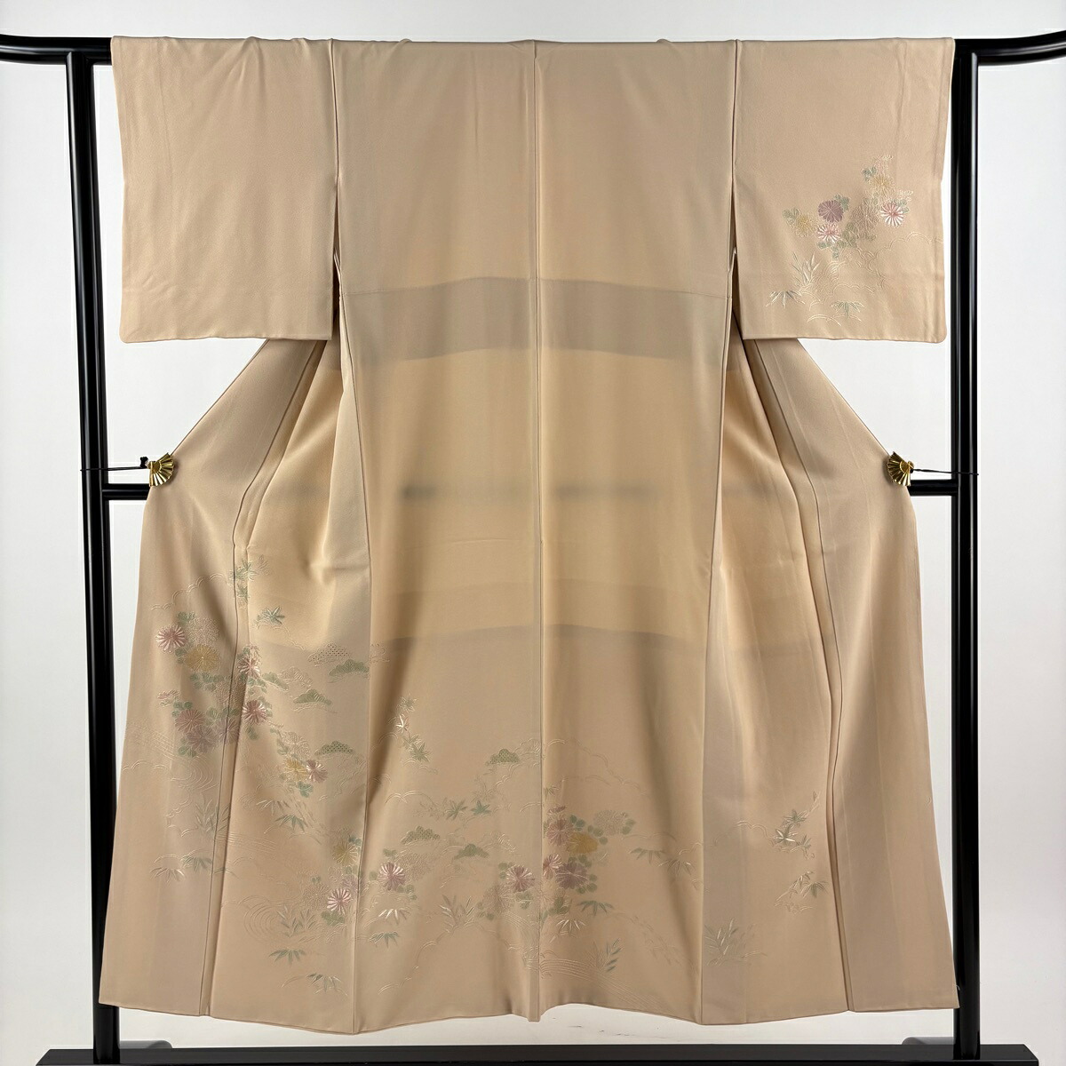 【美品】 訪問着 身丈150.5cm 裄丈62.5cm S 袷 草花 流水 刺繍 薄茶色 正絹 秀品 【中古】 msp50