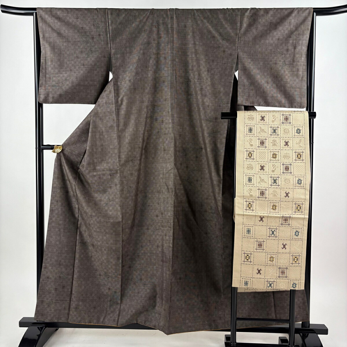 【美品】 紬 身丈160cm 裄丈65cm M 袷 名古屋帯セット 幾何学模様 焦茶色 正絹 秀品 【中古】