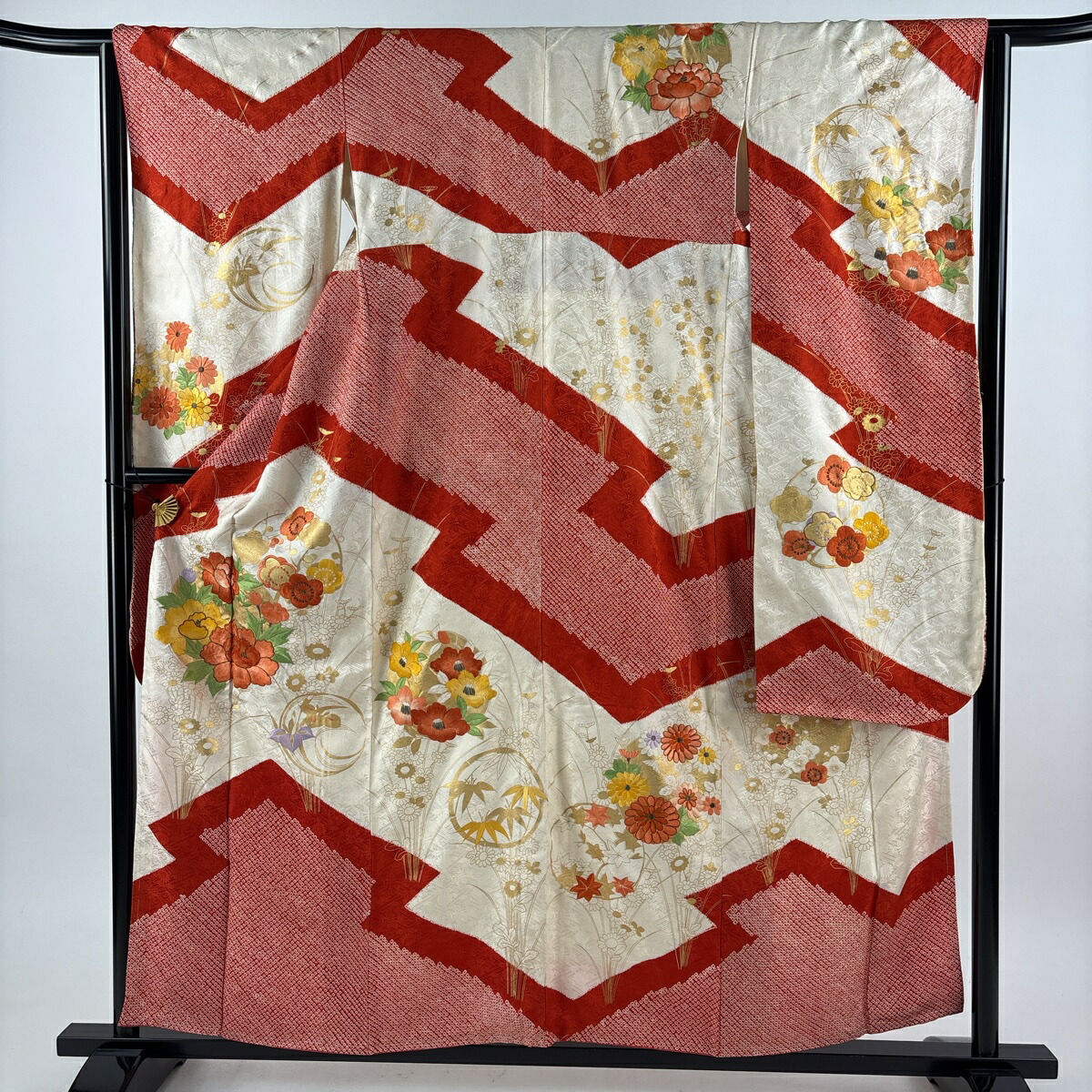 振袖 身丈158cm 裄丈63cm S 袷 牡丹 枝梅 金糸 絞り クリーム 正絹 秀品 【中古】