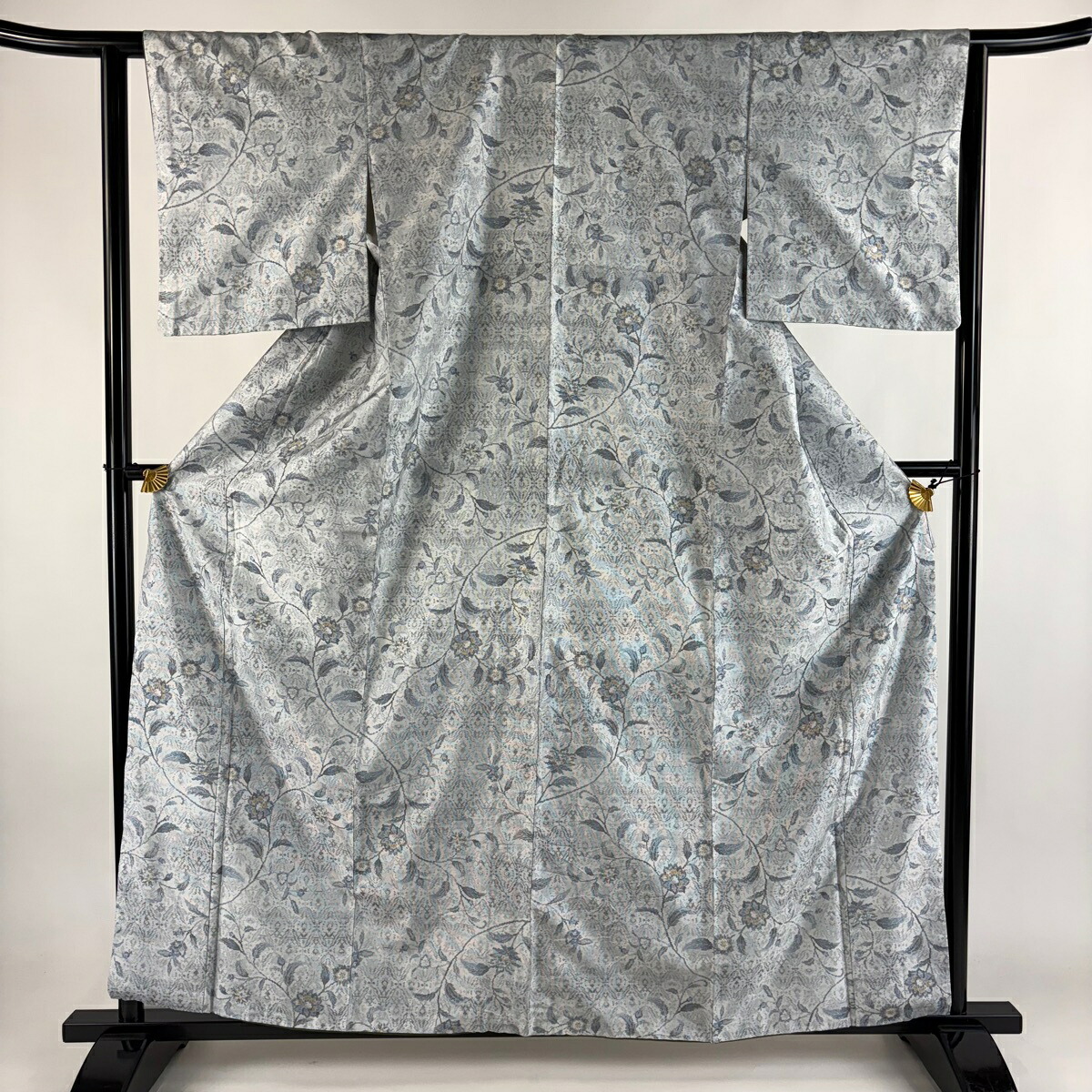 紬 身丈161cm 裄丈62.5cm S 袷 花唐草 青灰色 正絹 名品 【中古】
